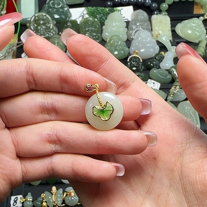 颈饰银S925镶嵌和田玉