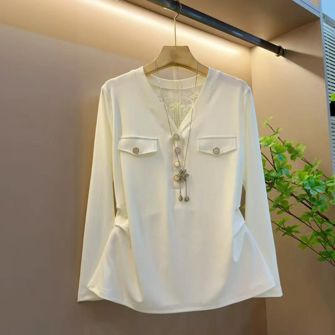 早秋洋气女装新款后背镂空V领百搭显瘦时尚上衣（长61左右）