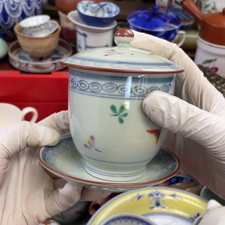他家瓷器真美….开播了