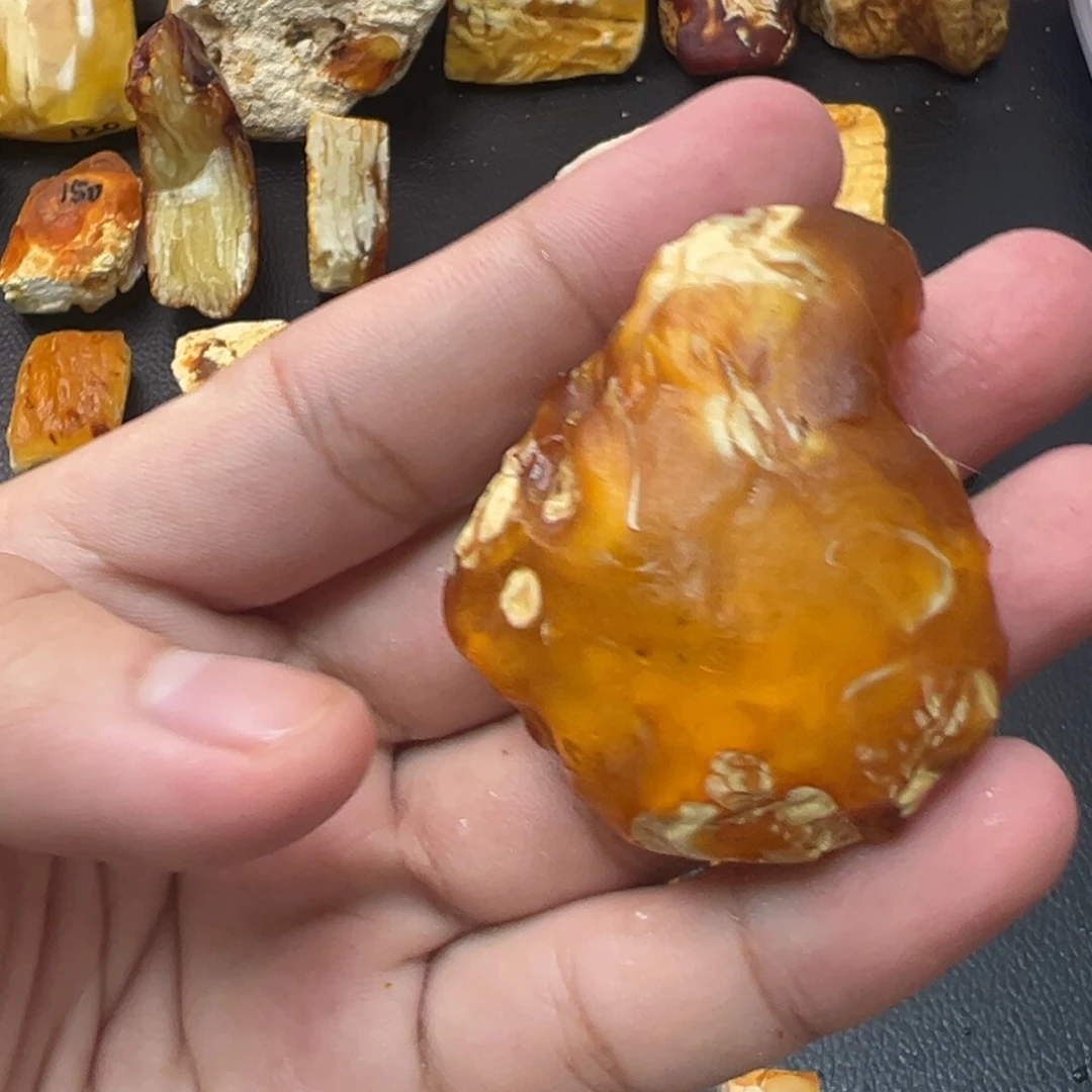 定制琥珀未镶嵌蜜蜡