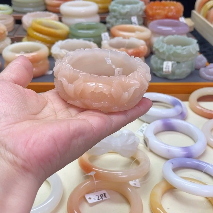 未镶嵌石英岩玉珠宝奇石?*