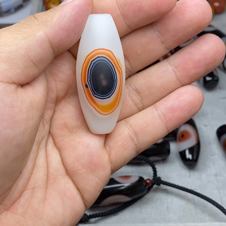 玛瑙/玉髓桶珠未镶嵌轩****和一眼玛瑙