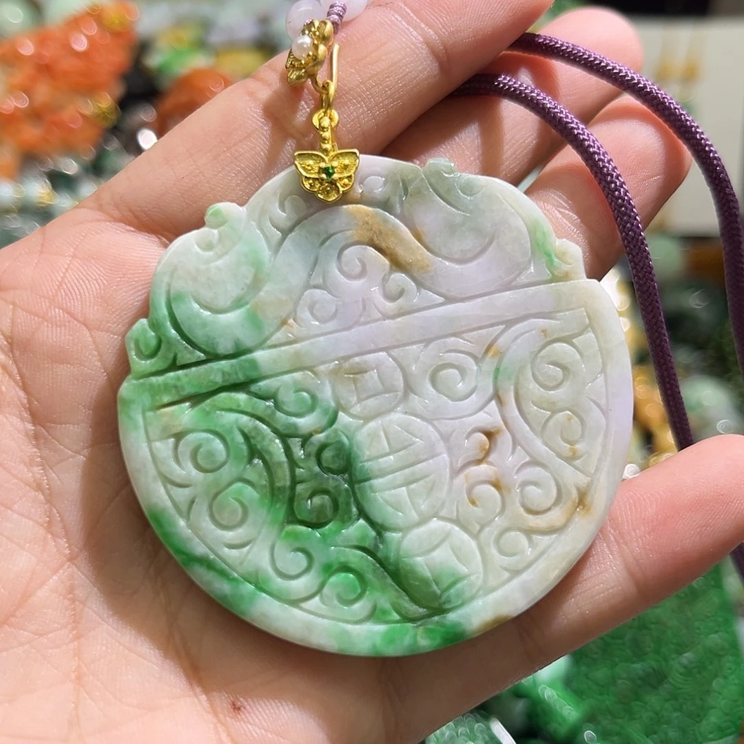 翡翠未镶嵌颈饰待编织
