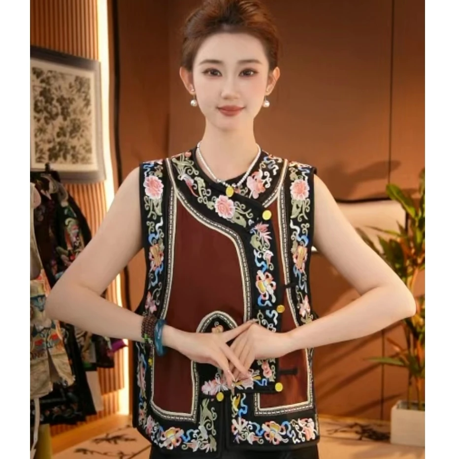 万两红云/新中式马甲原创国风女装精美重工刺绣上衣2025b8722源源
