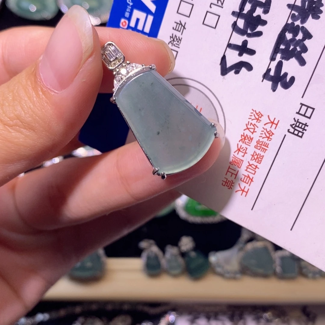 翡翠未镶嵌颈饰天然