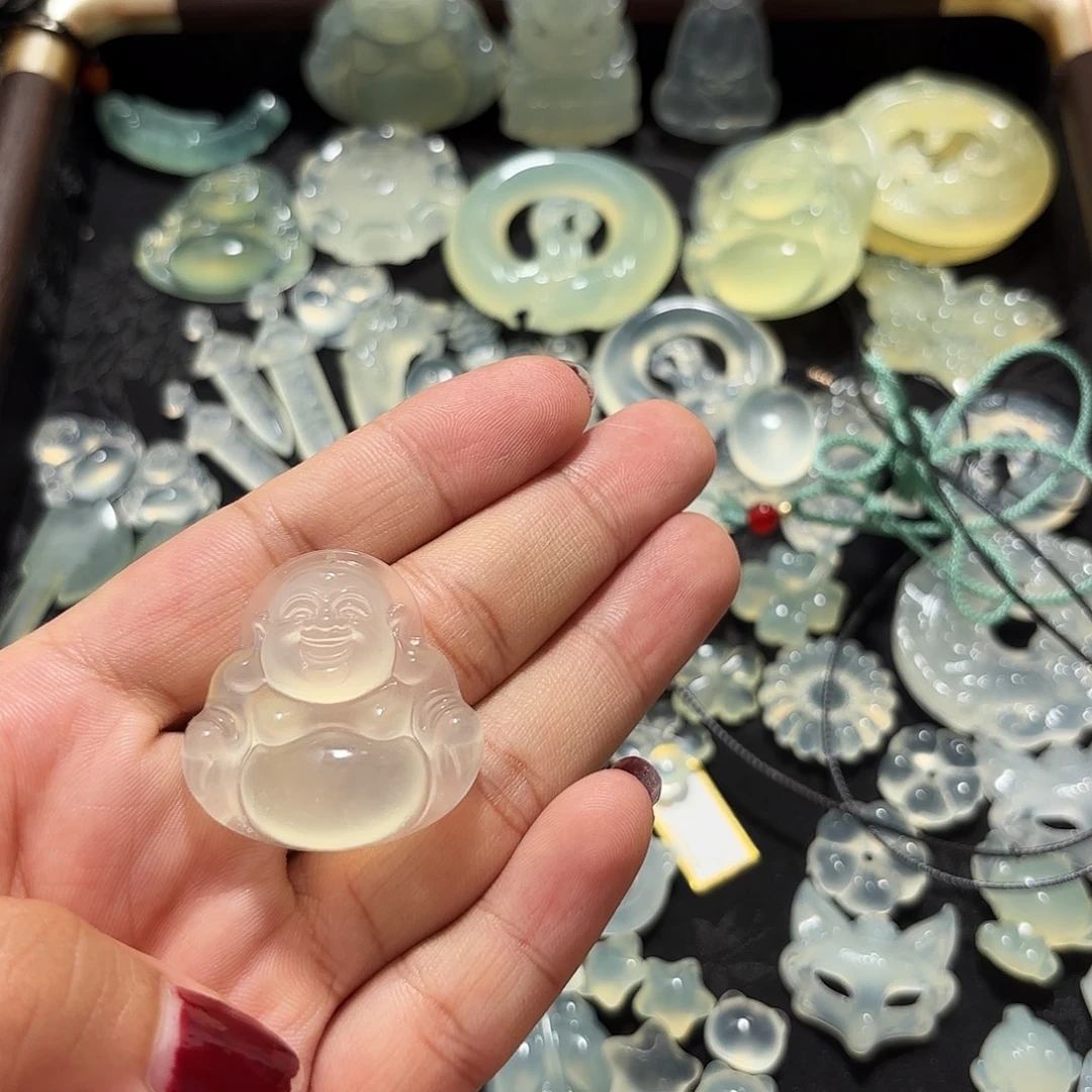 张***～未镶嵌蛇纹石玉颈饰