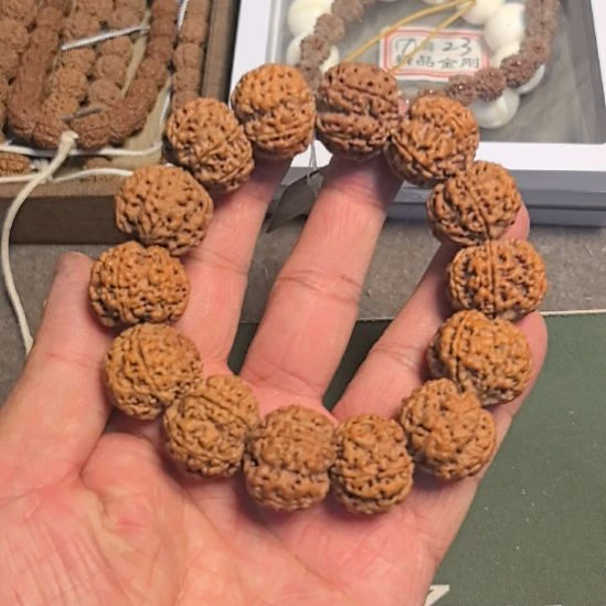 金刚菩提手串六瓣大金刚手串，22左右尺寸，原皮原色