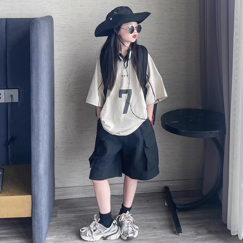 女童套装2025新款儿童洋气时髦短袖T恤大童工装休闲中裤两件套潮