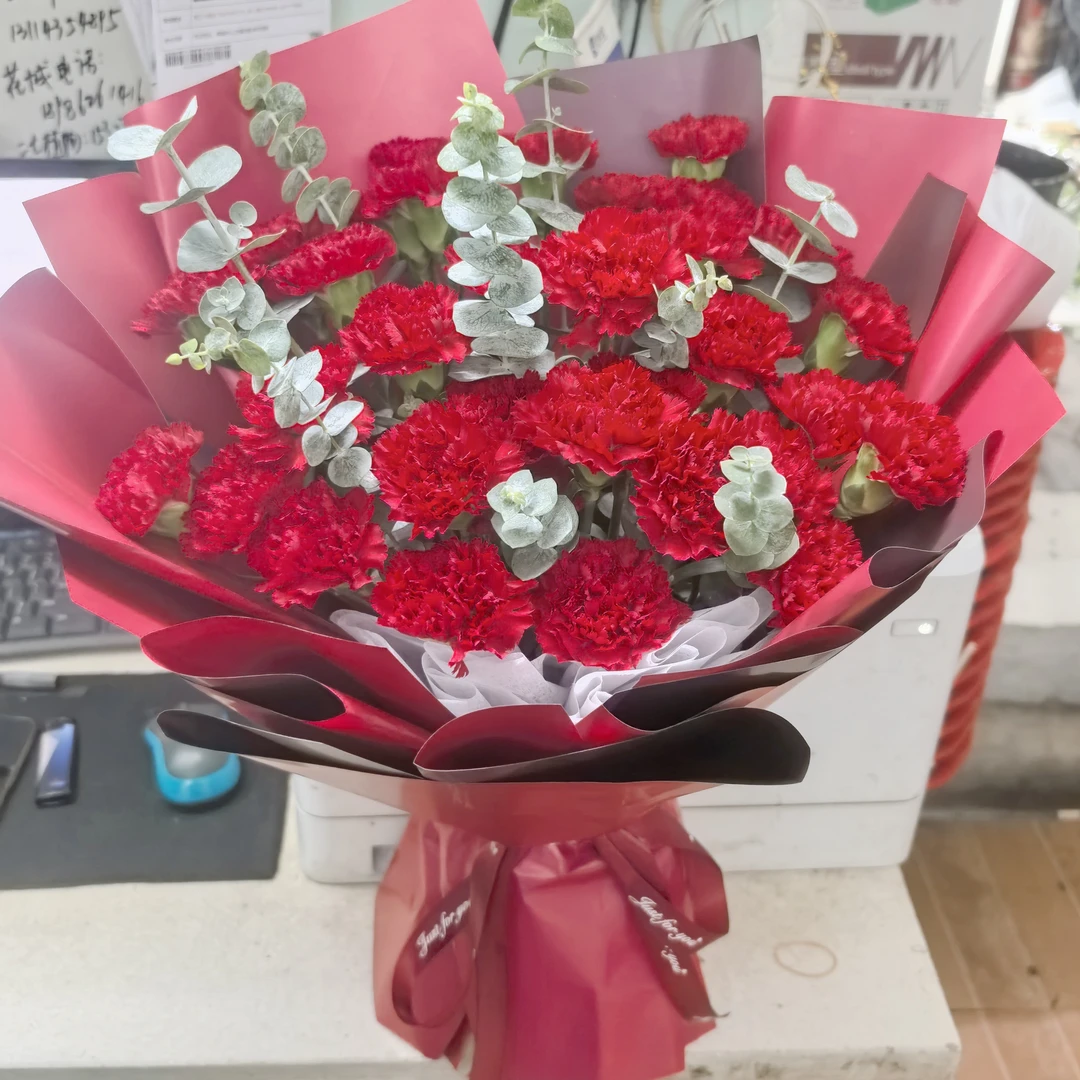 跨年花礼33朵红色康乃馨花束