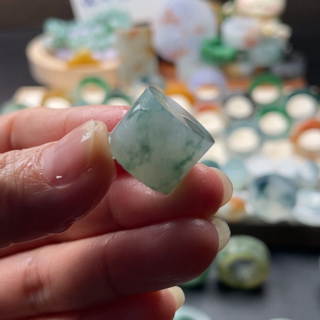 定制翡翠未镶嵌翡翠