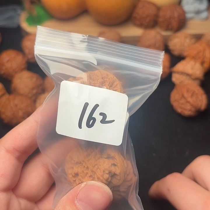 S***3文玩核桃把件43 尺  南疆石      162