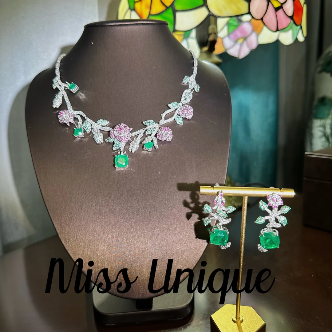 E8461山茶花立体花朵项链套装