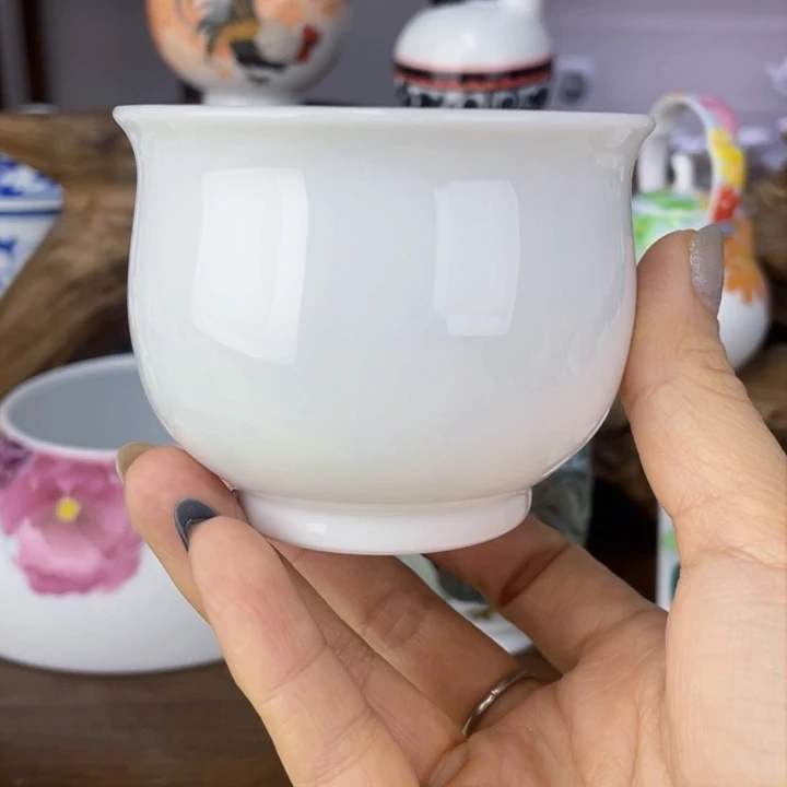 杯主人杯纯白釉下彩