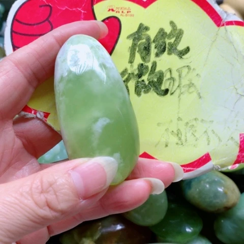 喜***雪蛇纹石玉未镶嵌手把件