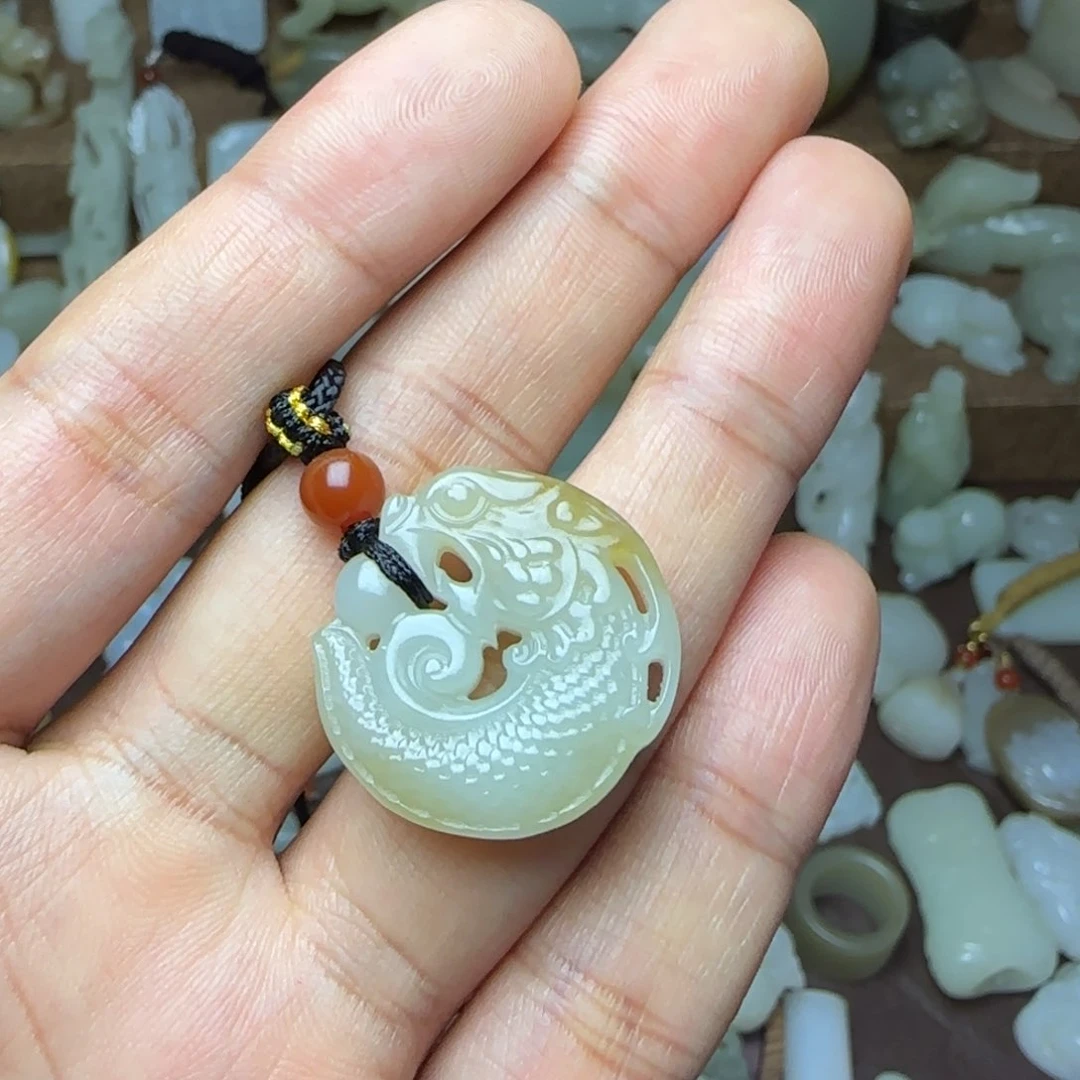 和田玉挂件未镶嵌鱼化龙