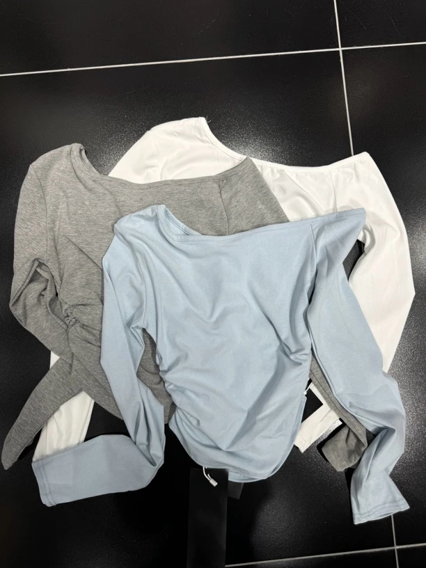 纯欲斜肩修身显瘦打底长袖