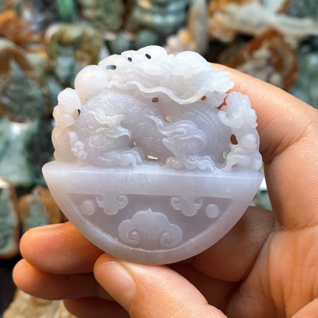 郭***生未镶嵌定制翡翠特色