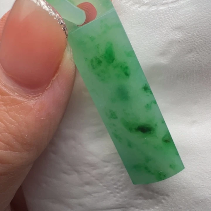定制翡翠未镶嵌包抛光