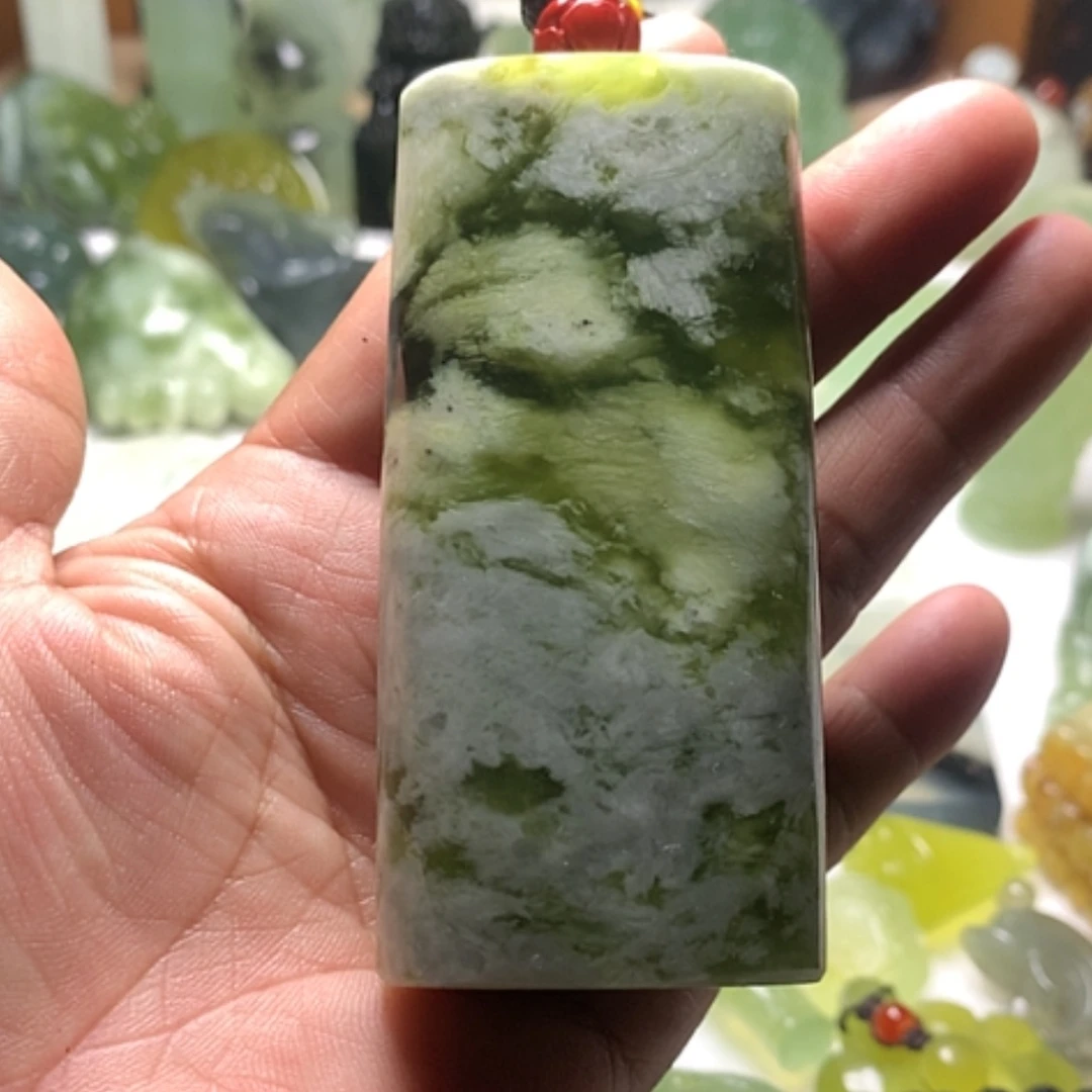 【闪购商品】蛇纹石玉未镶嵌颈饰