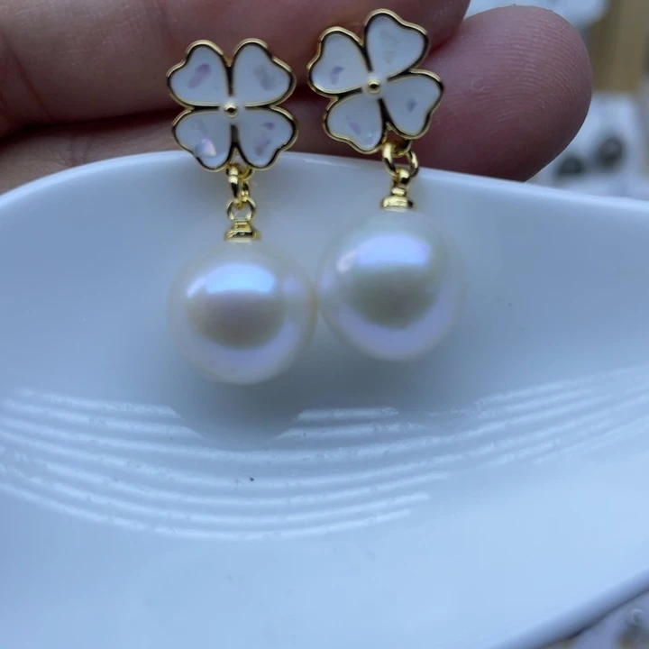 淡水珍珠银S925镶嵌耳饰