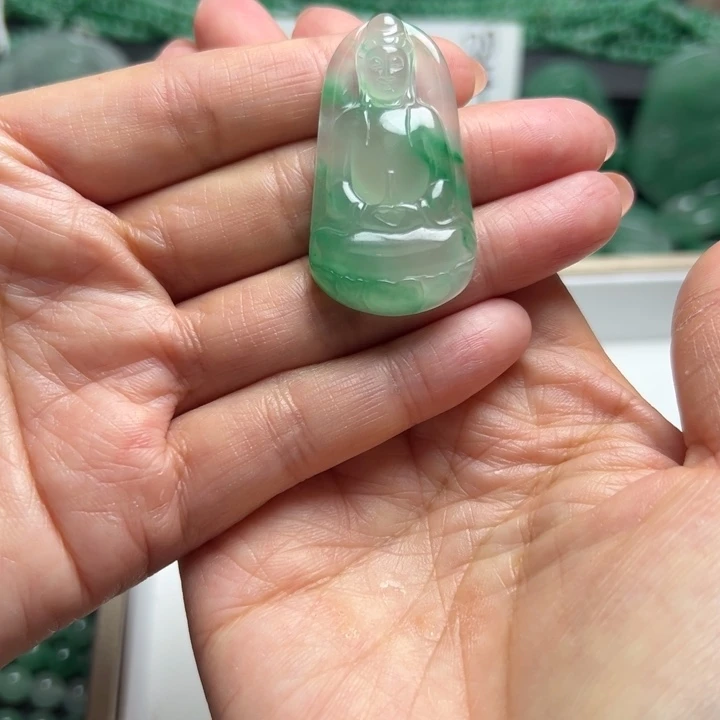 石英质玉颈饰未镶嵌有**宝
