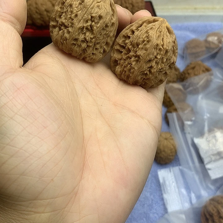 吊坠文玩核桃38 高炮南疆石有黄