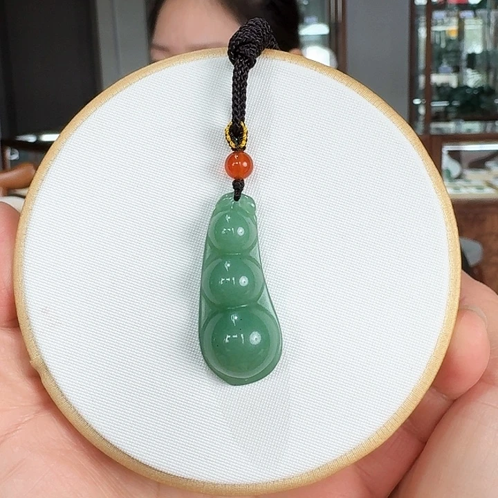 密玉（石英质玉）吊坠合金