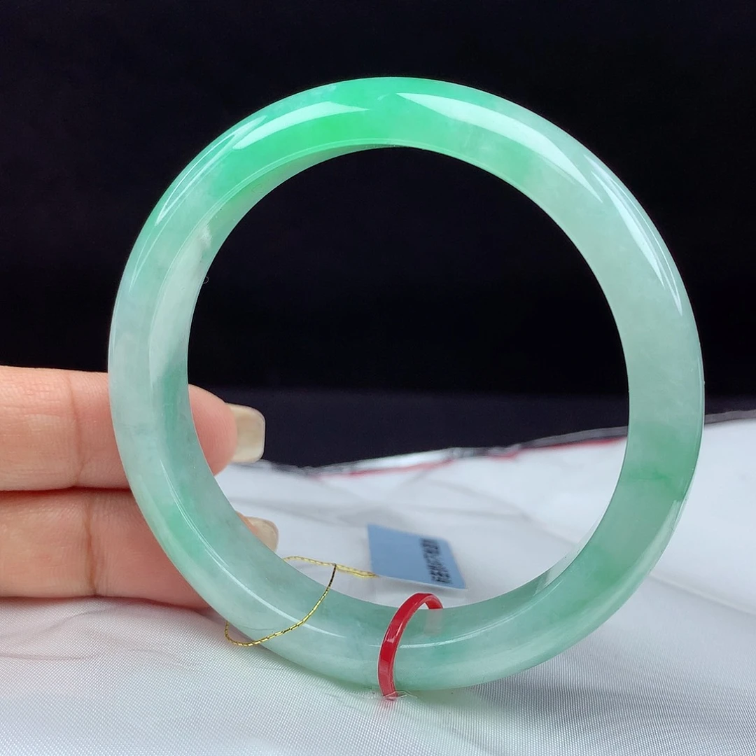 翡翠手镯未镶嵌60圈 2742