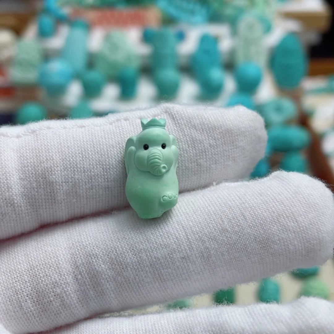 绿松石未镶嵌珠宝奇石