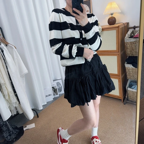 条纹针织衫显瘦百搭