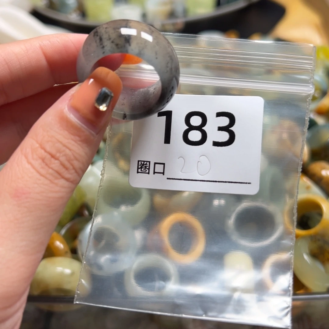 馨****蛇纹石玉未镶嵌戒指