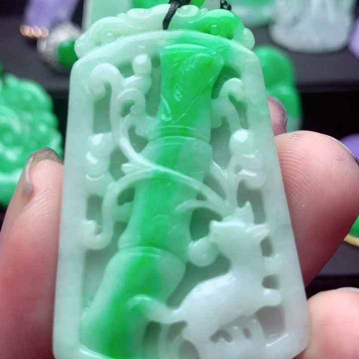 翡翠未镶嵌吊坠(不含链)