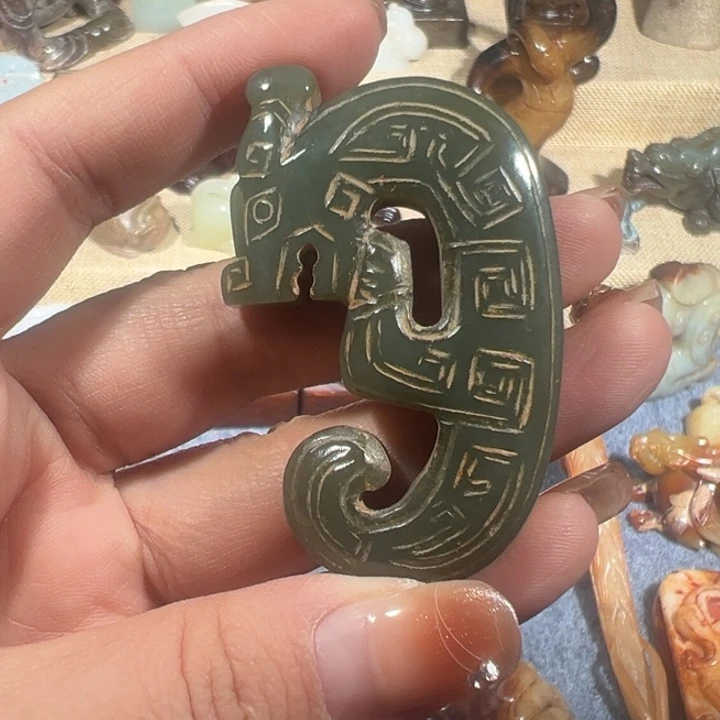 和田玉未镶嵌挂件