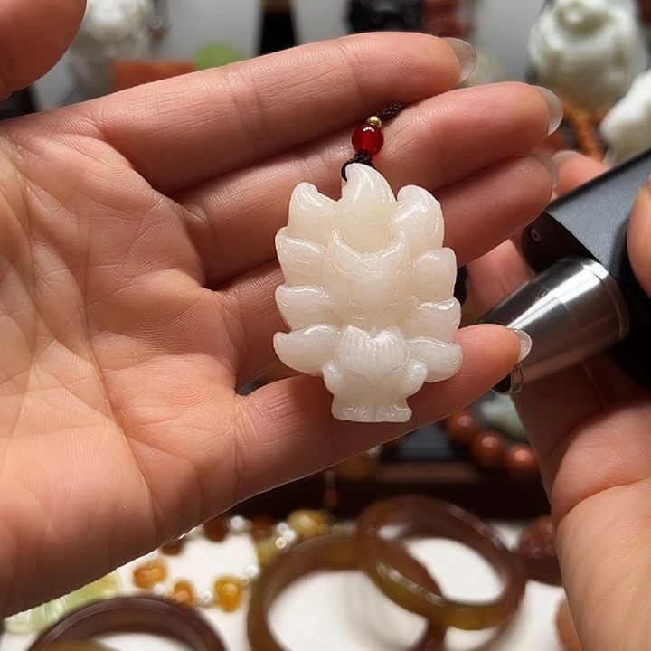 蛇纹石玉吊坠未镶嵌