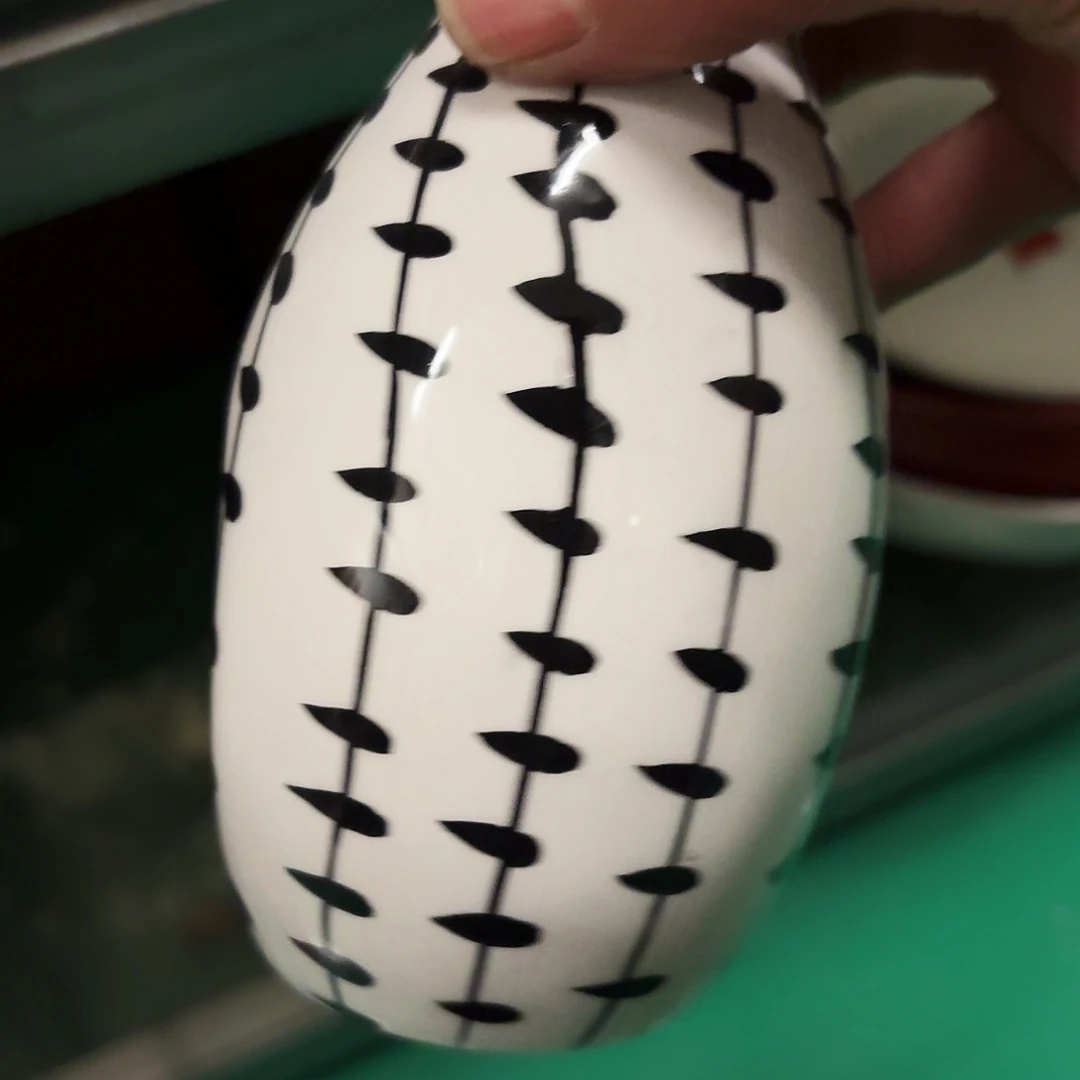 皮***白陶瓷艺术设计中心