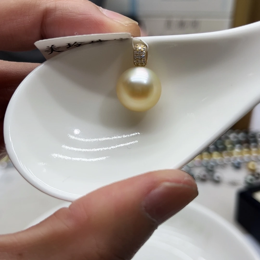 颈饰海水珍珠18K金镶嵌