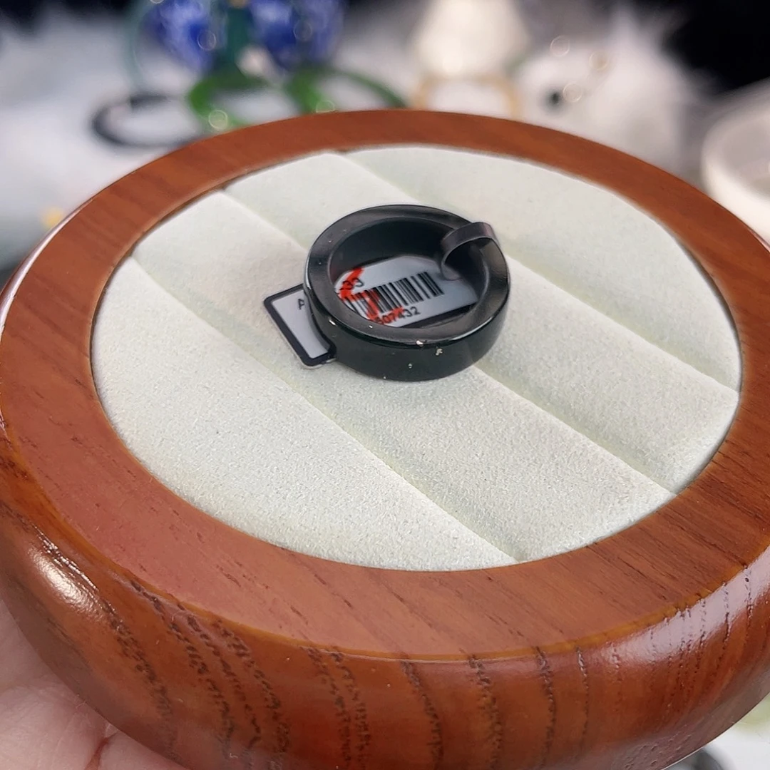 和田玉未镶嵌戒指l28。撒金圆切。17.3。不退换