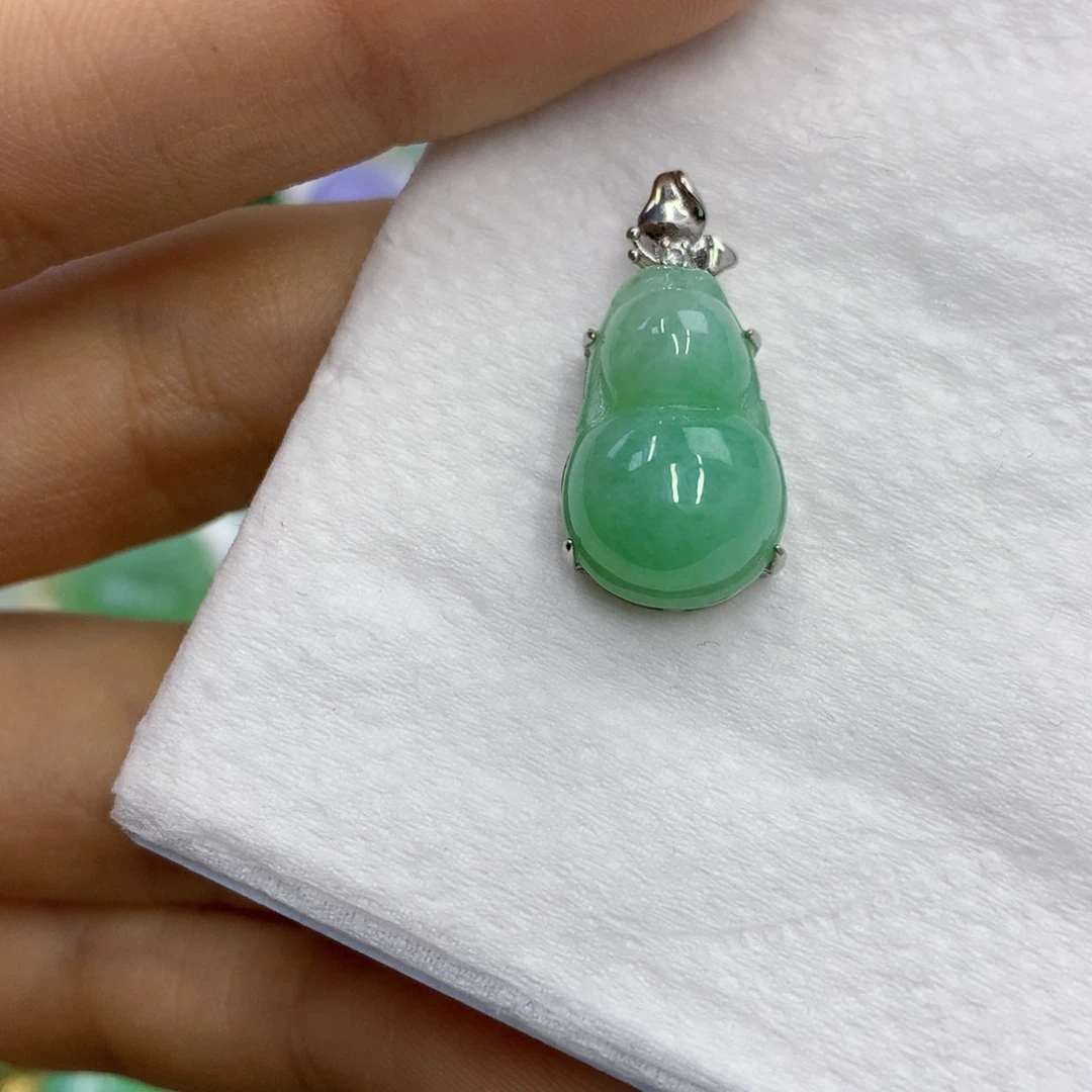 翡翠银S925镶嵌颈饰翡翠