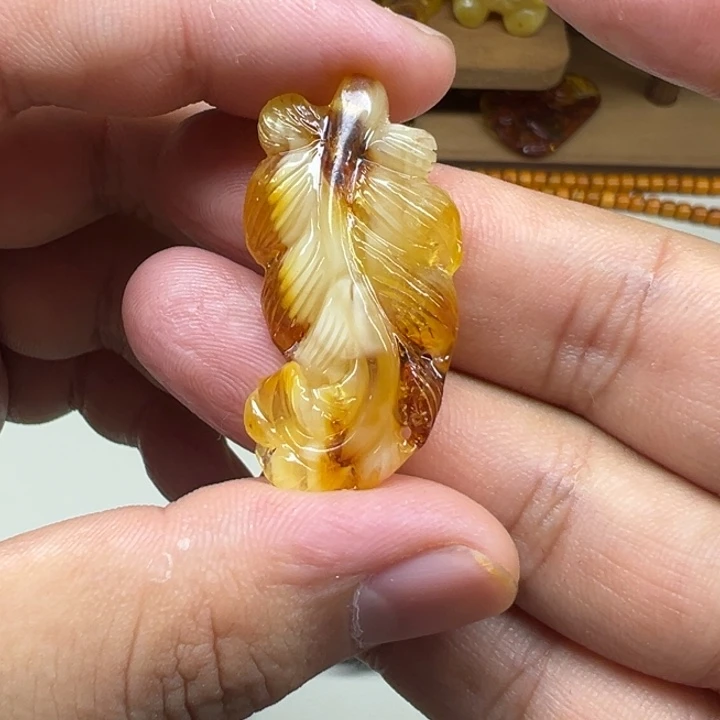 琥珀未镶嵌珠宝奇石