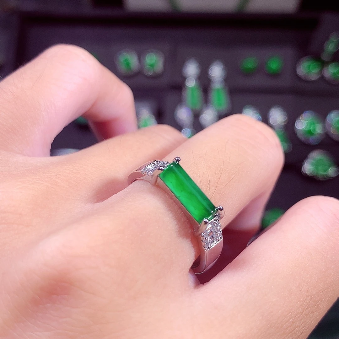 颈饰未镶嵌翡翠天然