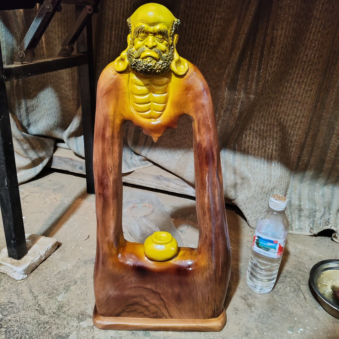 香樟木作品，达摩祖师爷茶室装饰艺术作品
