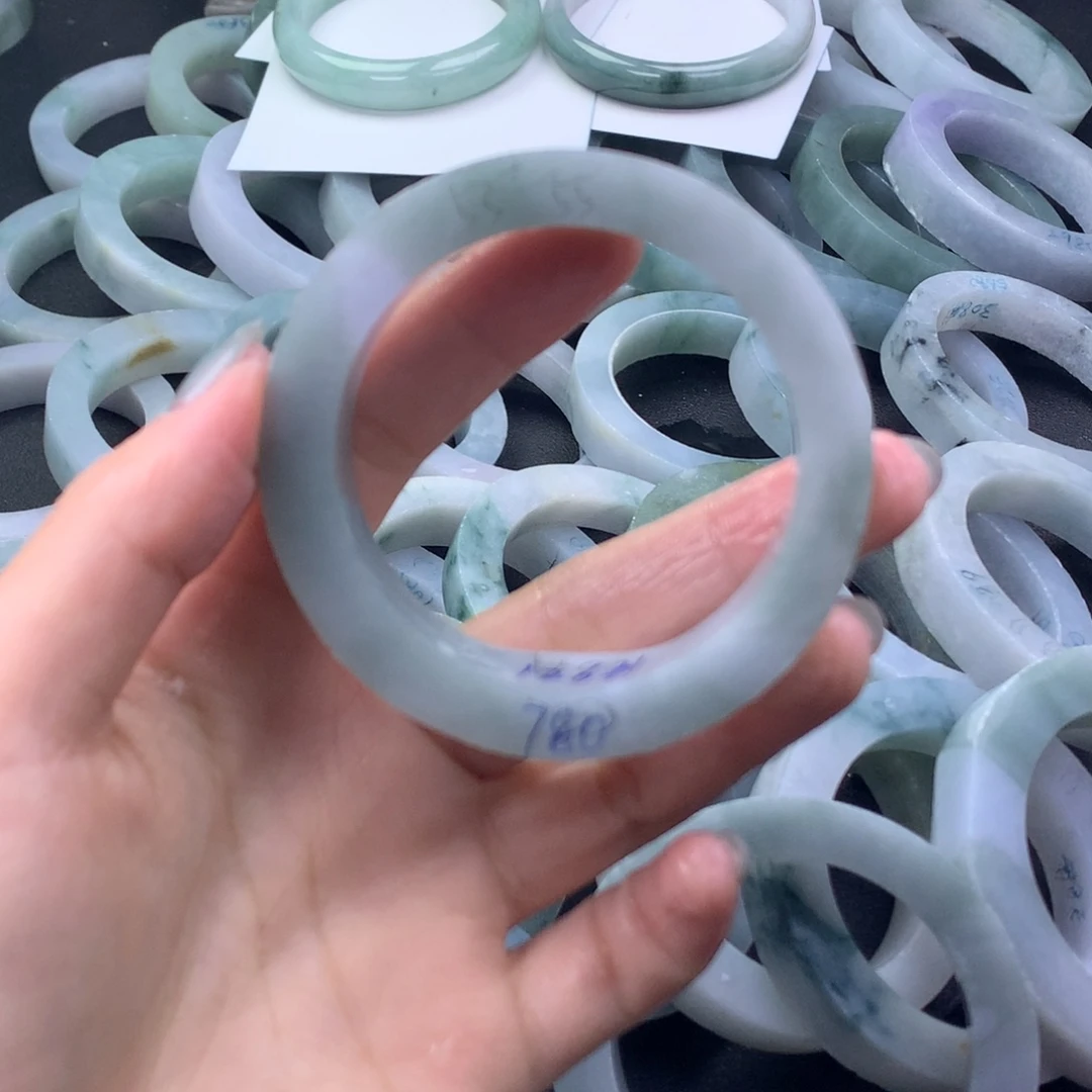 未镶嵌翡翠手镯定制翡翠