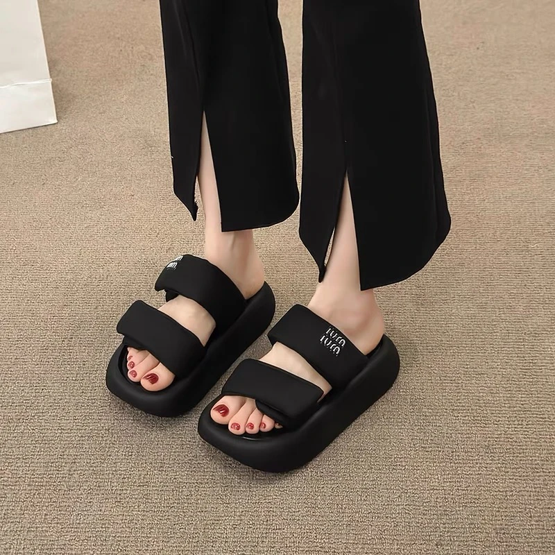 C5949 黑色  夏季时尚2025新款厚底露趾时装拖鞋