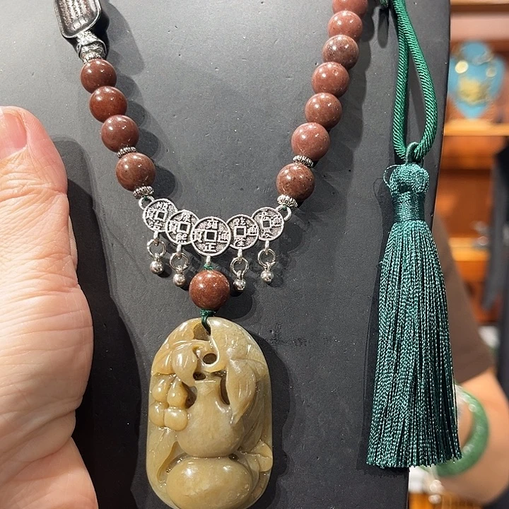 颈饰未镶嵌和田玉