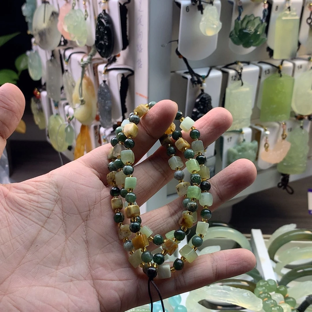 【闪购商品】蛇纹石玉颈饰未镶嵌