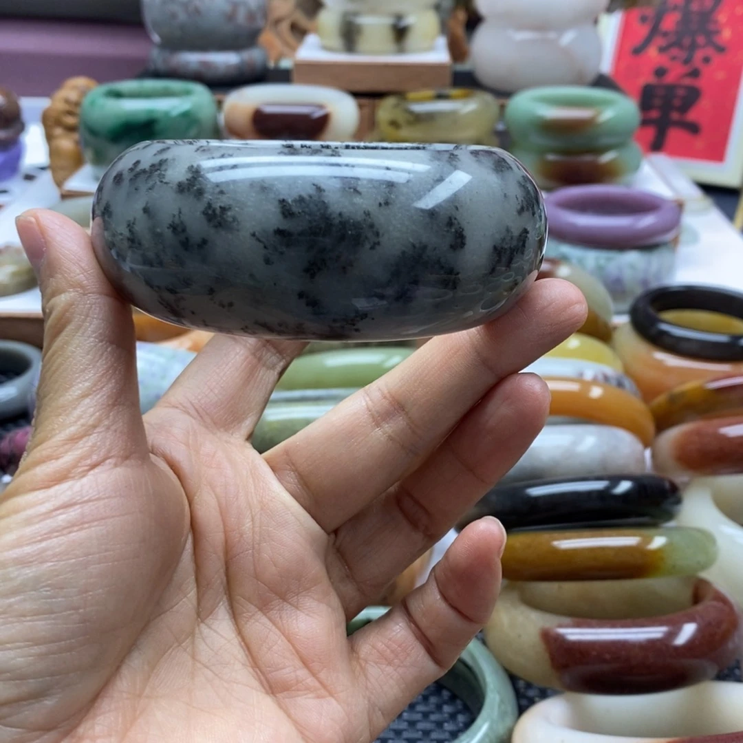 石英岩玉手镯未镶嵌么*都
