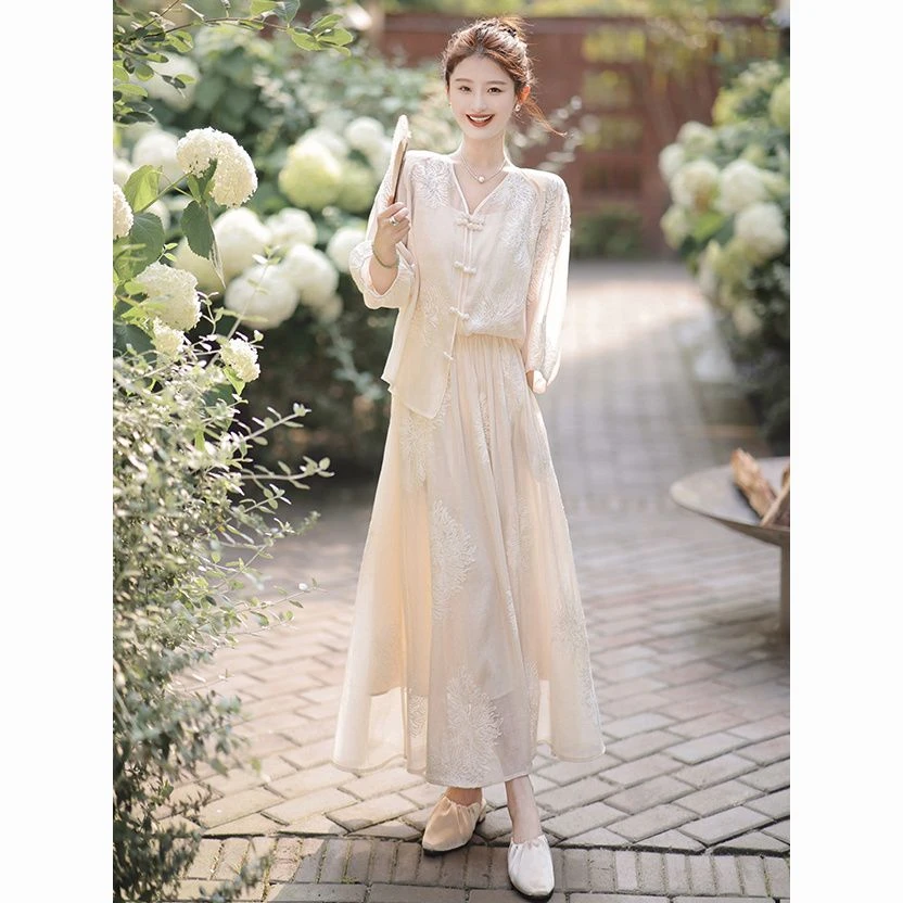 三件套2025秋季新款新中式刺绣上衣高腰半身裙短裤套装国风套装女