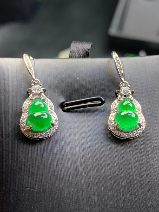 翡翠S925银阳绿耳坠01