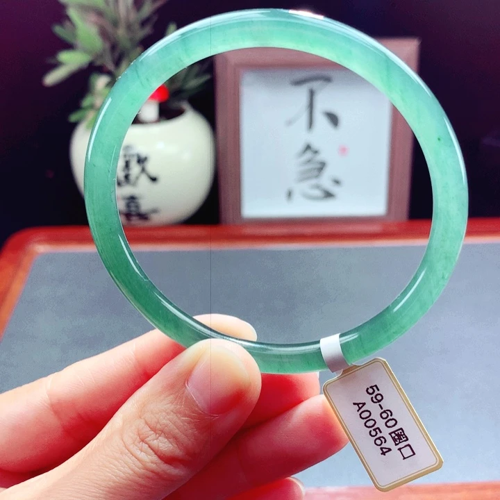 翡翠未镶嵌手镯圆镯