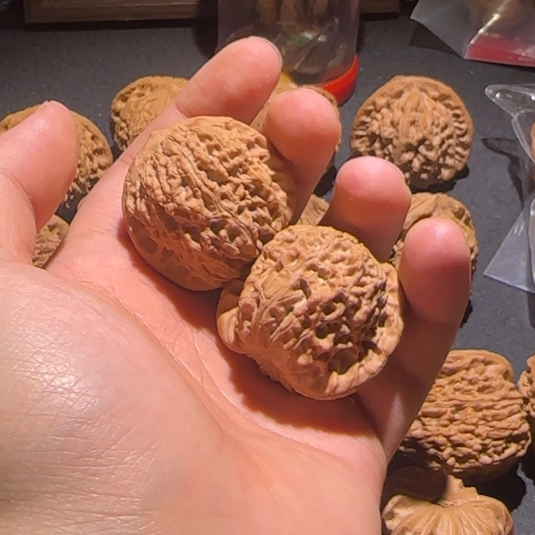 柠****文玩核桃吊坠39血麒麟